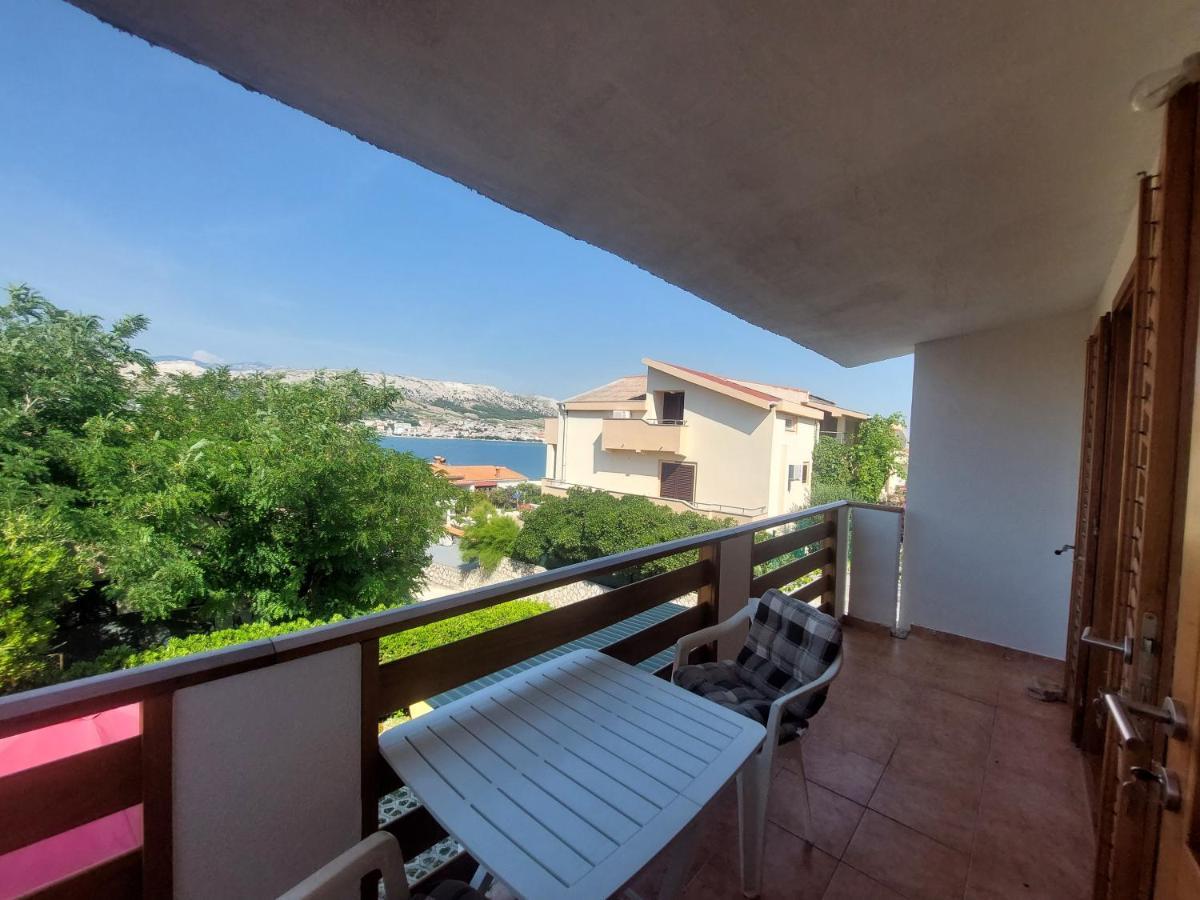 Studio-App Iva, Balcony With Sea View - 50 M From Beach Pag Town Exterior photo